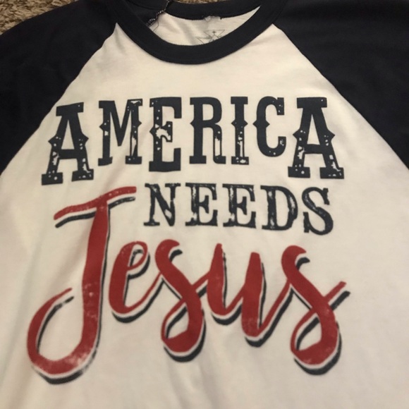 Very cute graphic tee - Picture 3 of 4